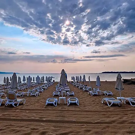 Хотел Pool View Studio, Pollo Resort, Sunny