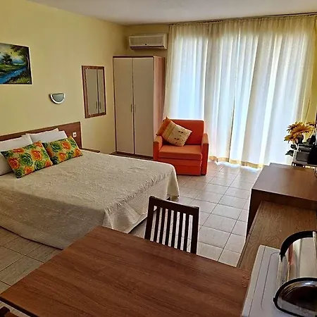 Хотел Pool View Studio, Pollo Resort, Sunny