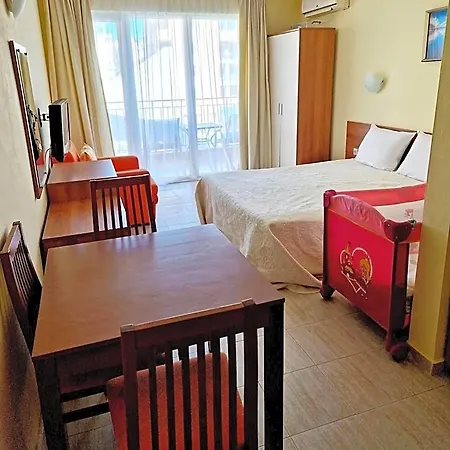Хотел Pool View Studio, Pollo Resort, Sunny