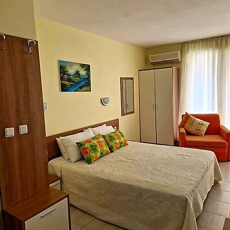 Хотел Pool View Studio, Pollo Resort, Sunny