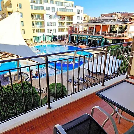 Pool View Studio, Pollo Resort, Sunny Хотел 3*